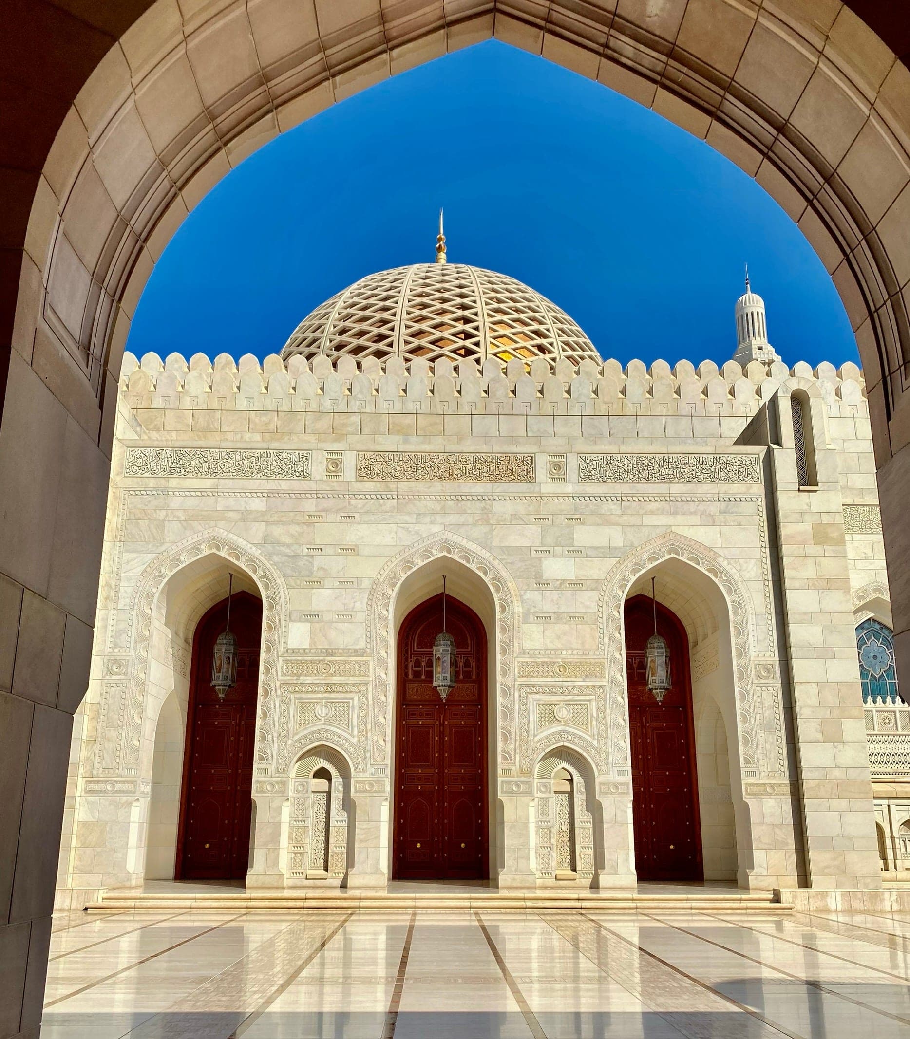 Dome and prayer hall of the Sultan Qaboos Grand Mosque